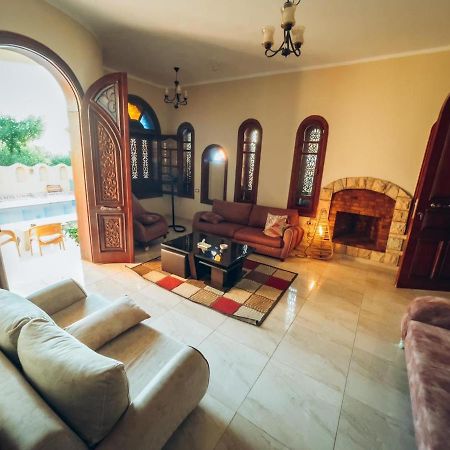 Tunis Palace - Fayoum Luaran gambar