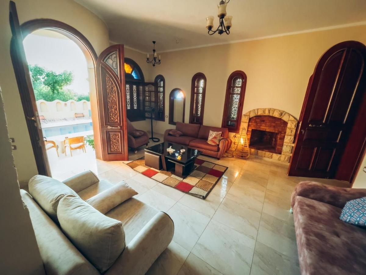 Tunis Palace - Fayoum Luaran gambar